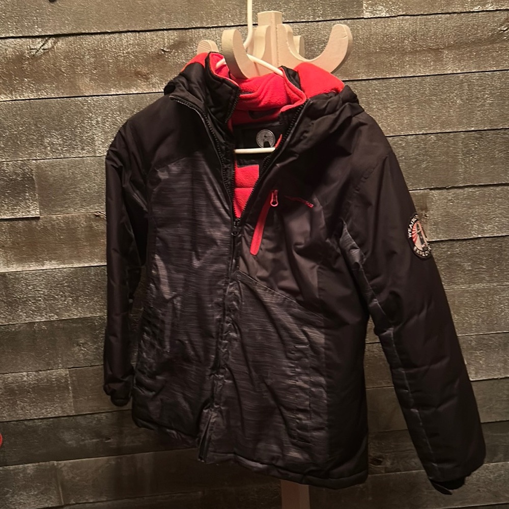 COPY - Boys medium - Black winter jacket - heavy winter coat
